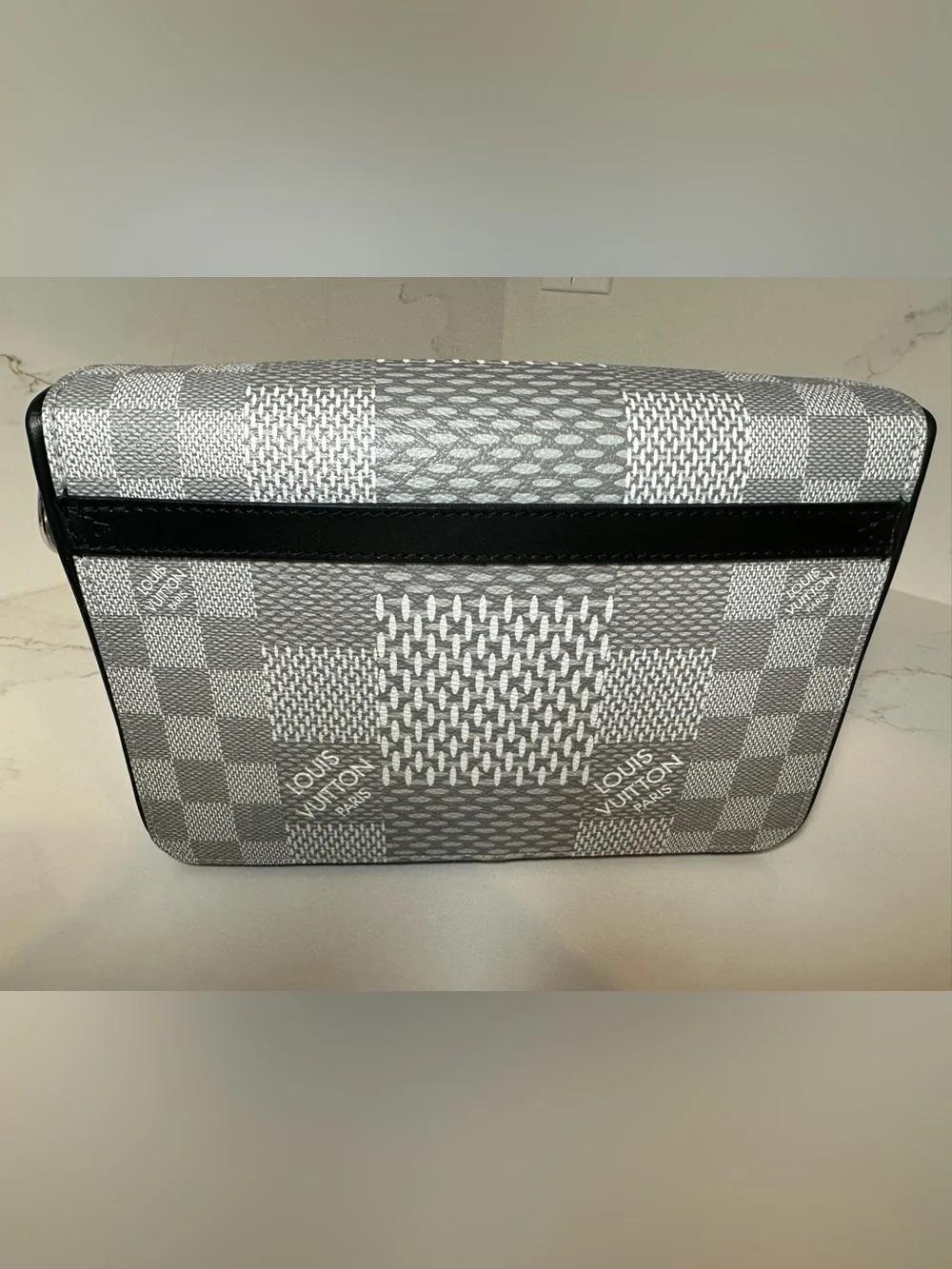 Louis Vuitton Damier Graphite 3D Studio Messenger Antarctica